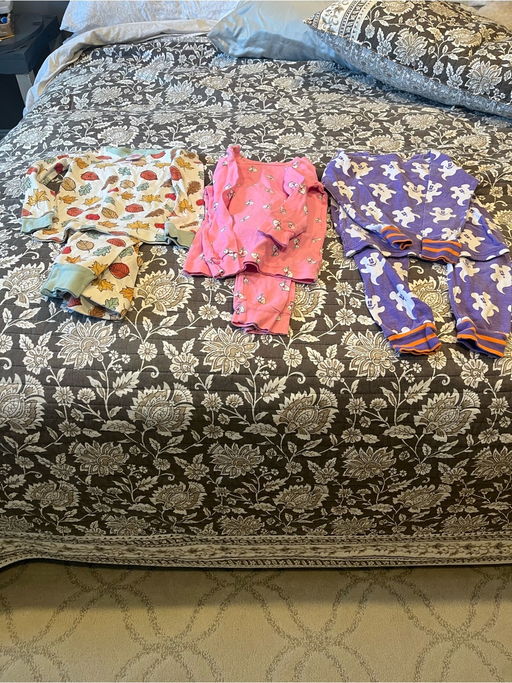 Girls Holiday pajamas size 4t